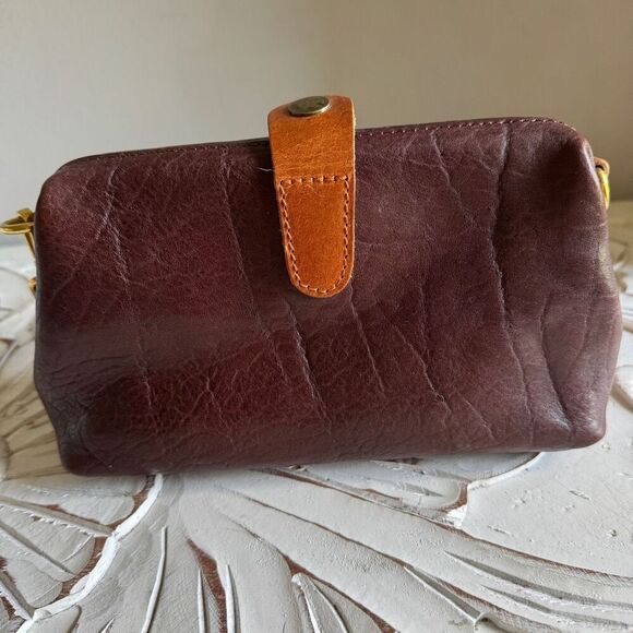 Brown leather handmade clutch with crossbody strap - Picture 2 of 8